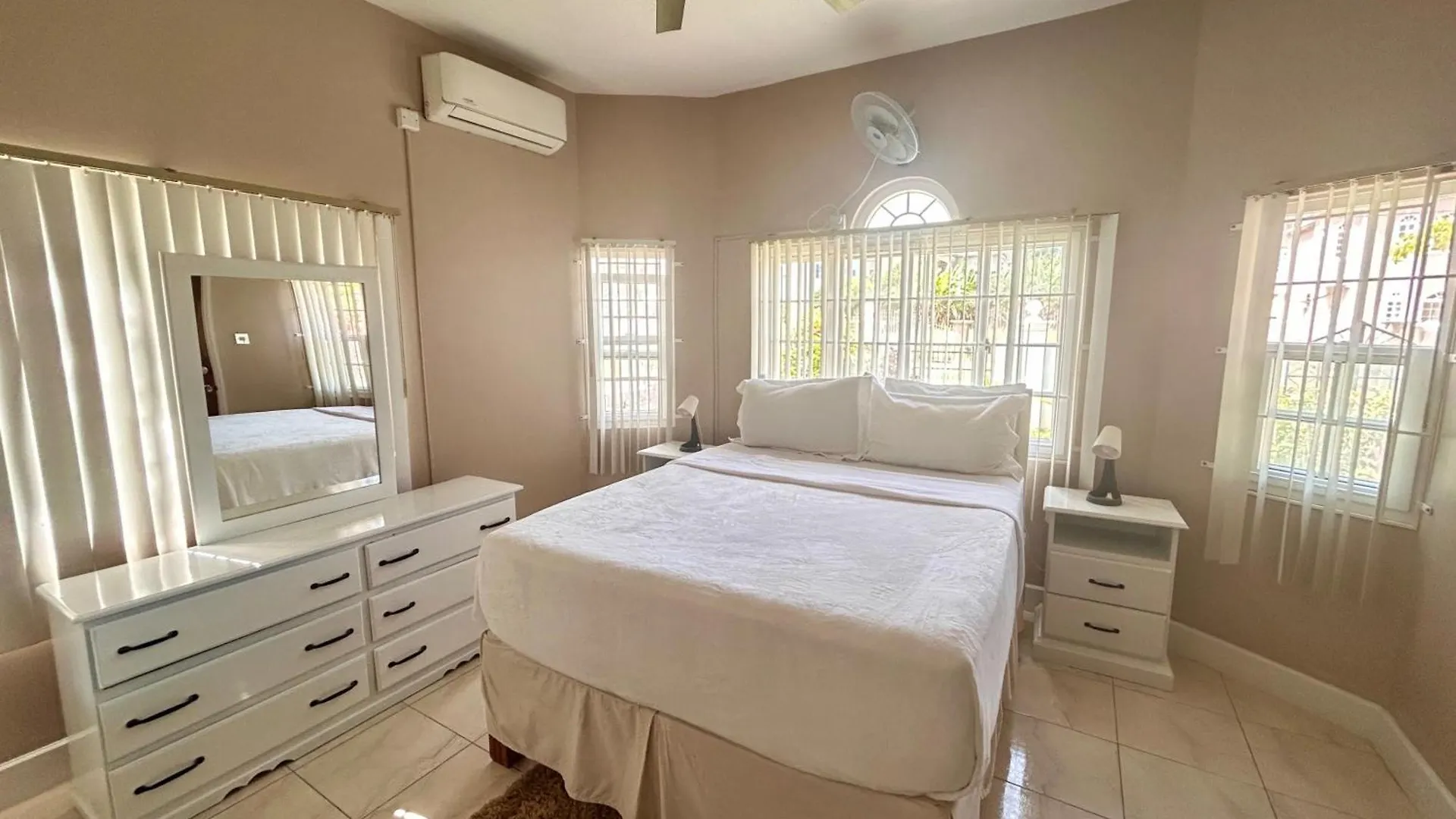 5-Bed Villa With Pool In Runaway Bay Jamaica Cardiff Hall